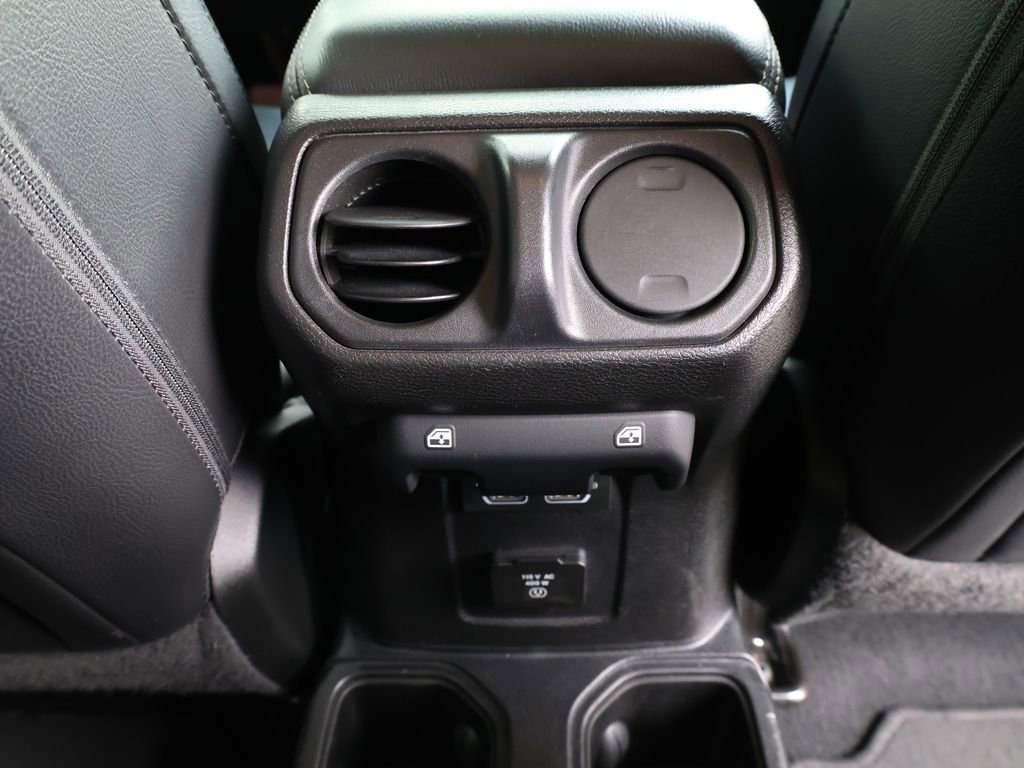 Used 2020 Jeep Gladiator Overland image 23