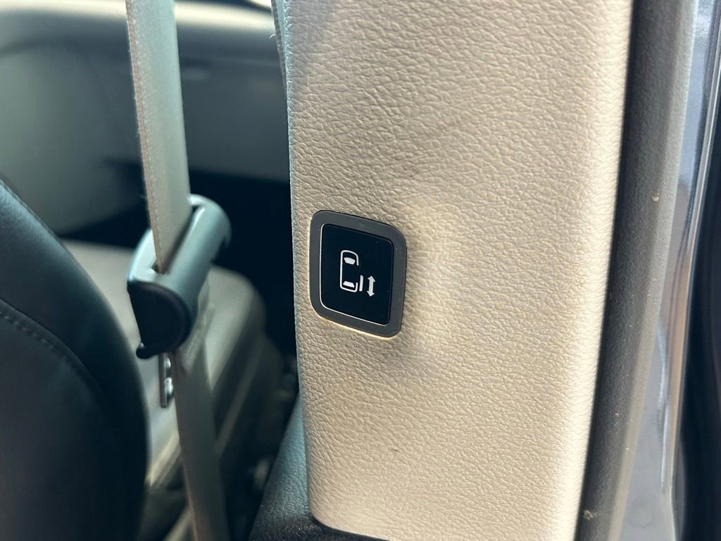 Used 2020 Chrysler Pacifica Touring-L Plus FWD image 41