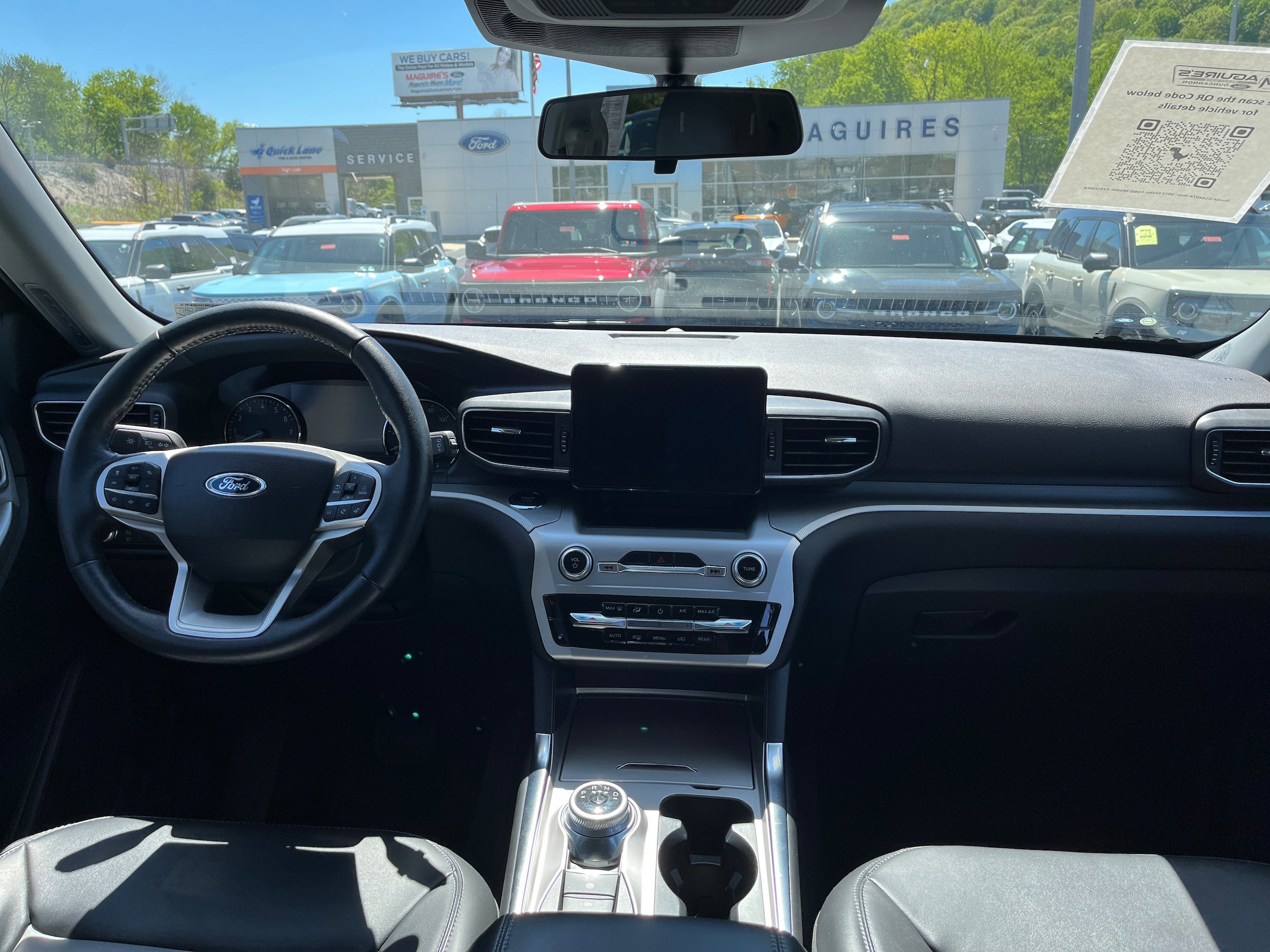 Used 2022 Ford Explorer XLT w/ Equipment Group 202A AWD/4WD image 16