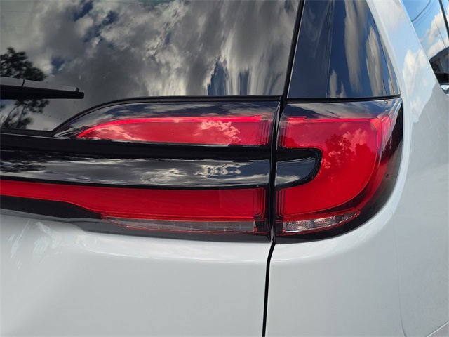 Certified 2024 Chrysler Pacifica Touring image 8