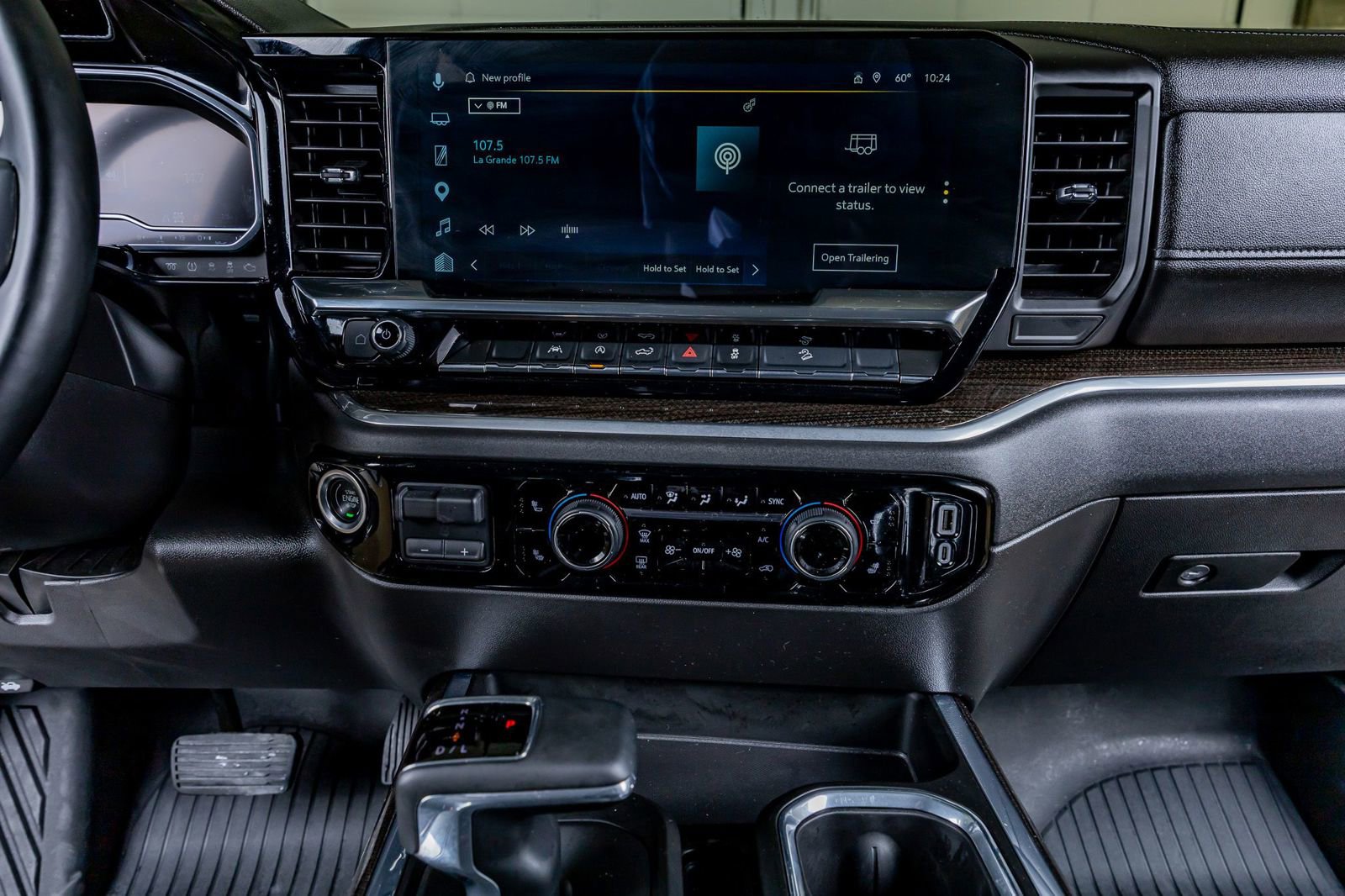 Used 2025 Chevrolet Silverado 1500 LT Trail Boss w/ Convenience Package II AWD/4WD image 24