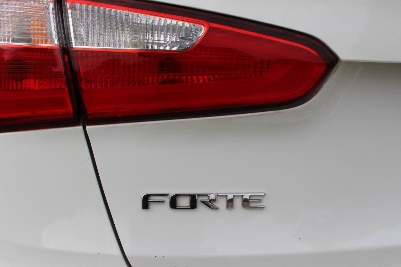 Used 2016 Kia Forte LX FWD image 37