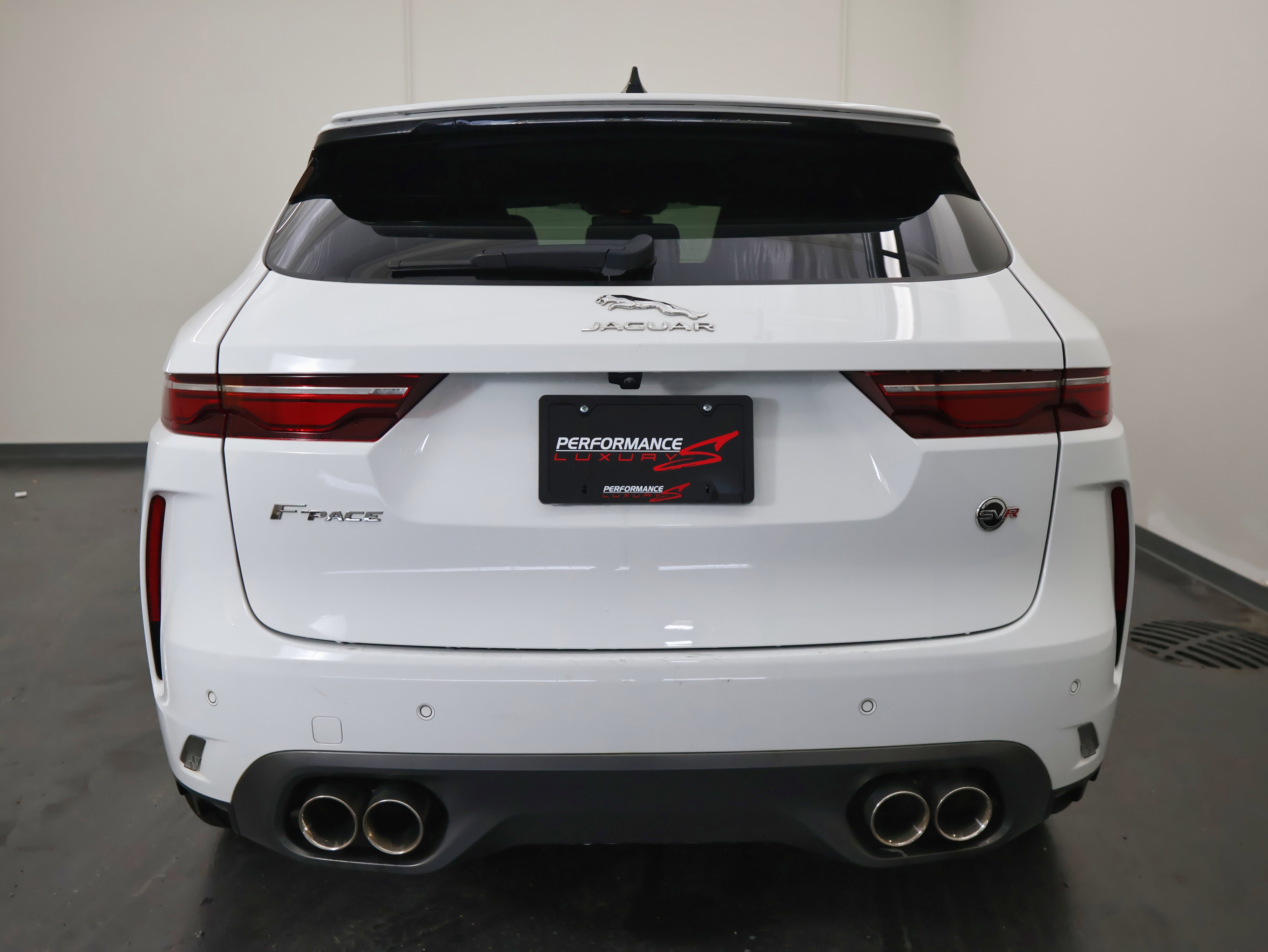 Used 2021 Jaguar F-PACE SVR image 4