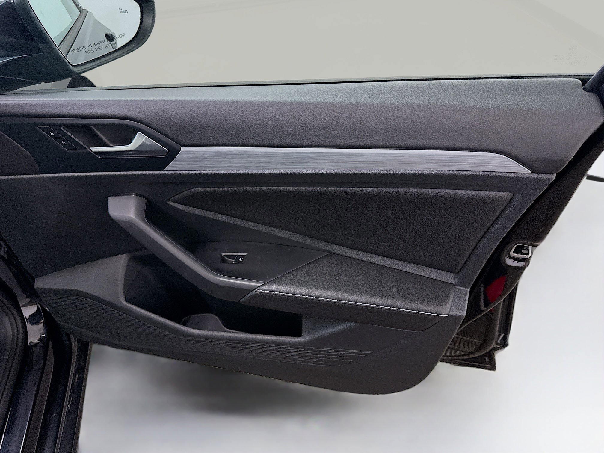 Used 2025 Volkswagen Jetta Sport image 32