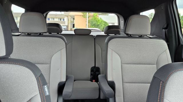 Used 2025 Chevrolet Traverse LT FWD image 26
