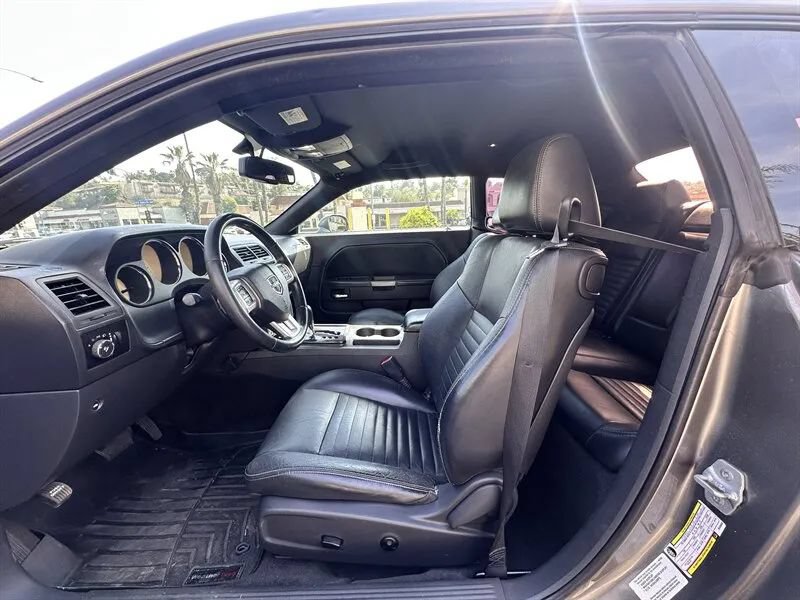 Used 2011 Dodge Challenger RWD image 12