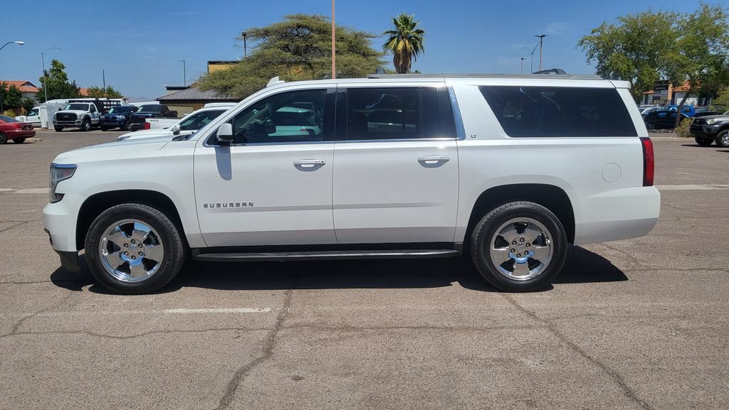 Used 2017 Chevrolet Suburban LT RWD image 7