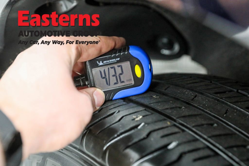 Used 2024 Toyota Venza LE image 28