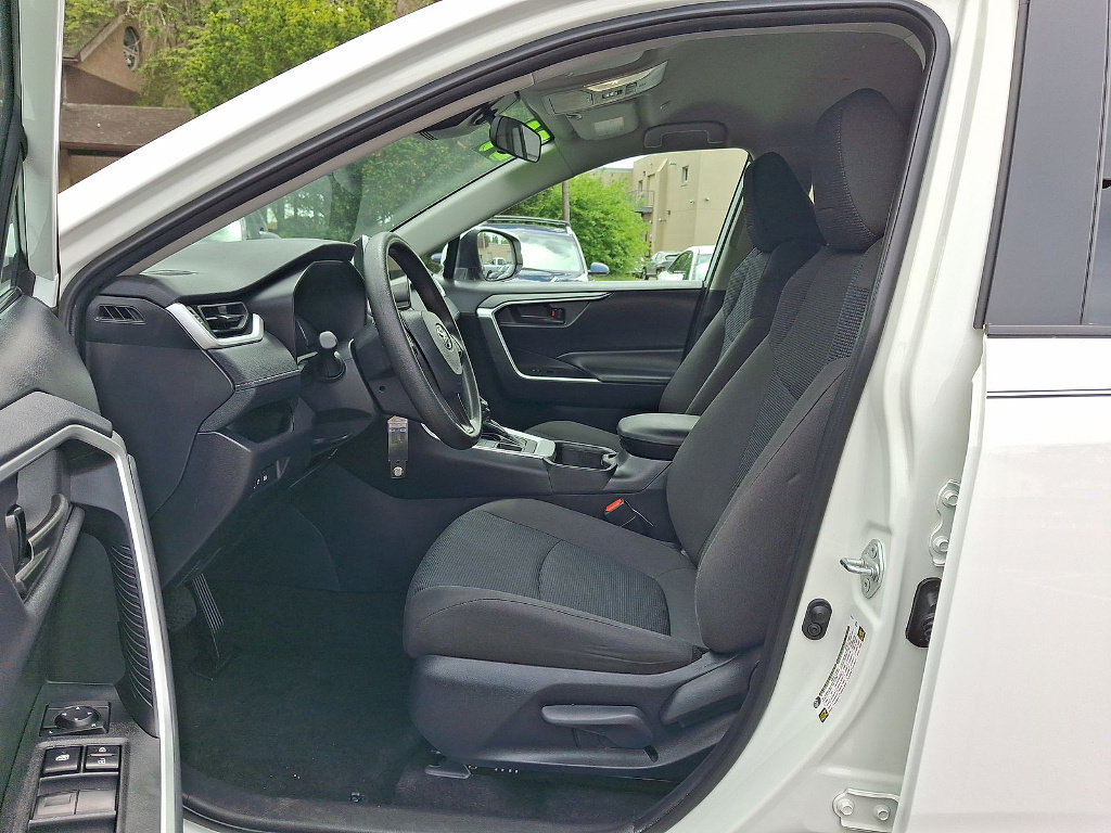 Used 2024 Toyota RAV4 LE AWD/4WD image 11