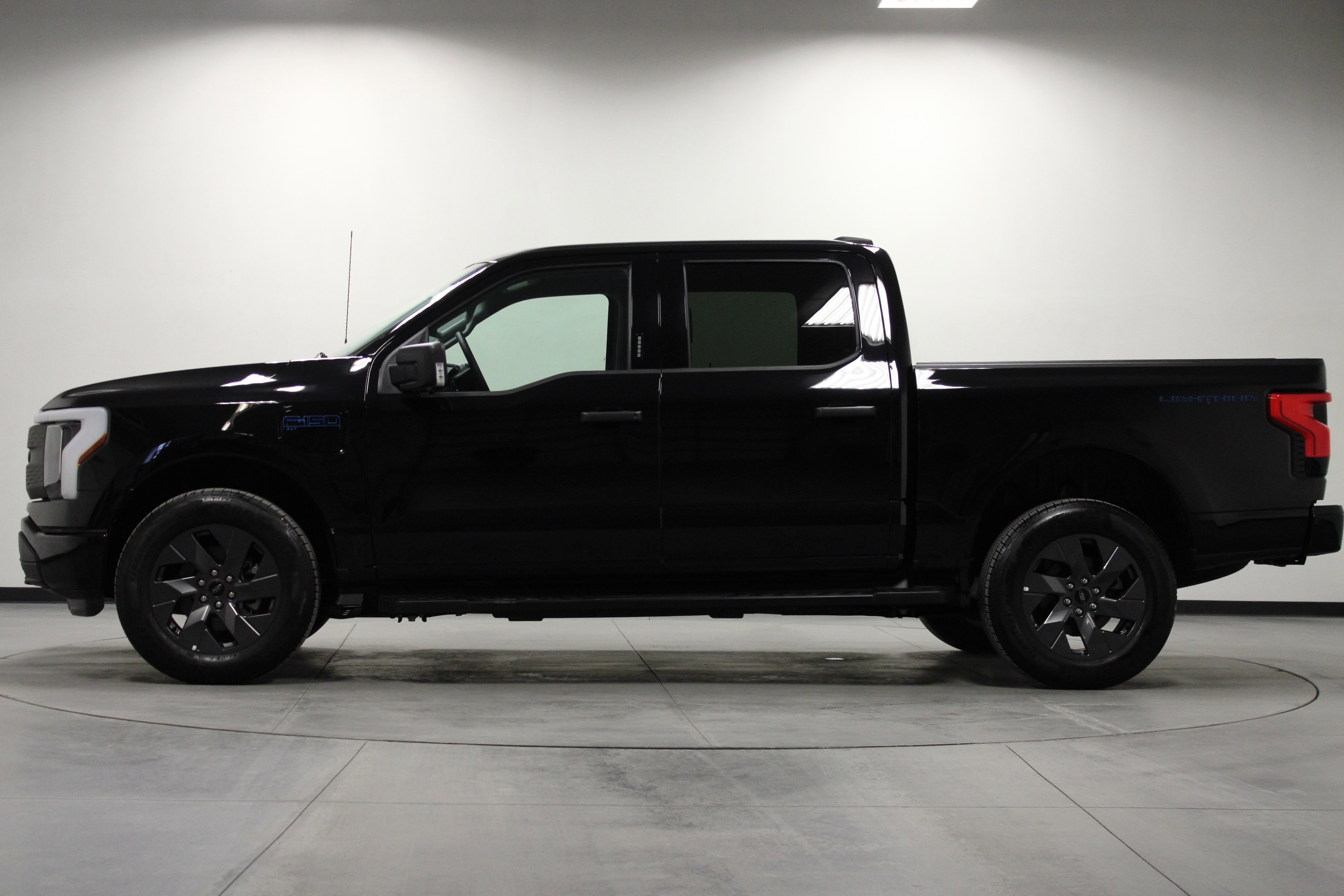 Used 2024 Ford F150 Lightning XLT image 7