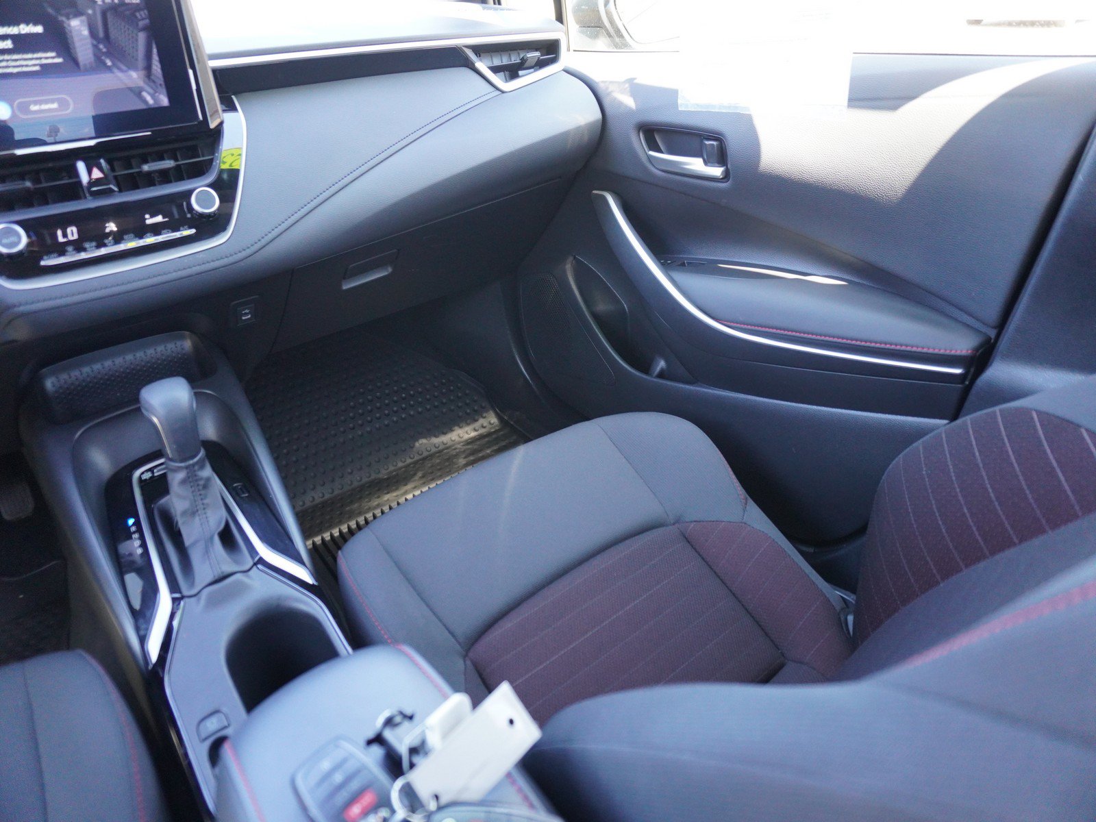 Used 2025 Toyota Corolla SE FWD image 15