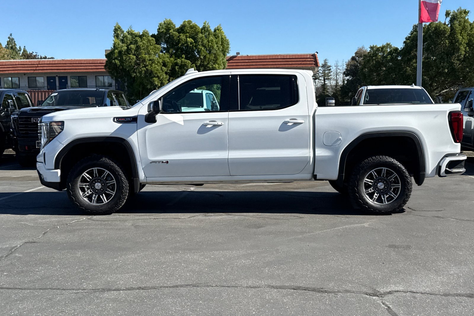 Used 2025 GMC Sierra 1500 AT4 AWD/4WD image 8