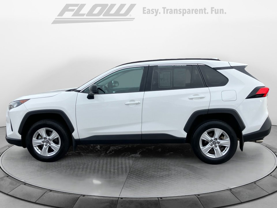 Used 2021 Toyota RAV4 LE image 5