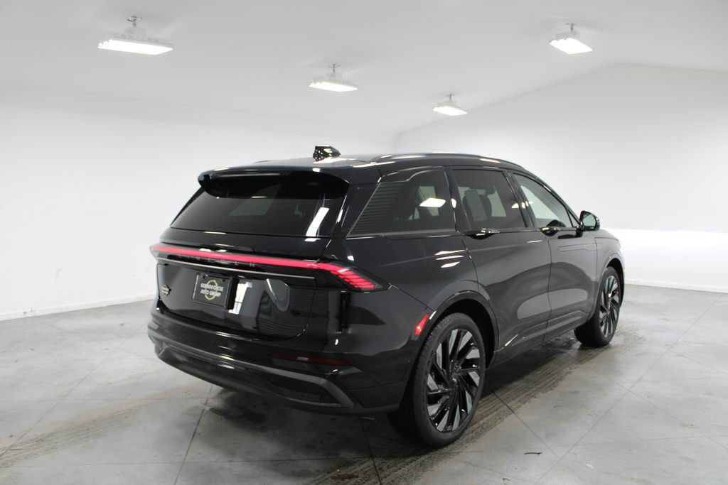 New 2026 Lincoln Nautilus Reserve w/ Jet Appearance Package AWD/4WD image 8