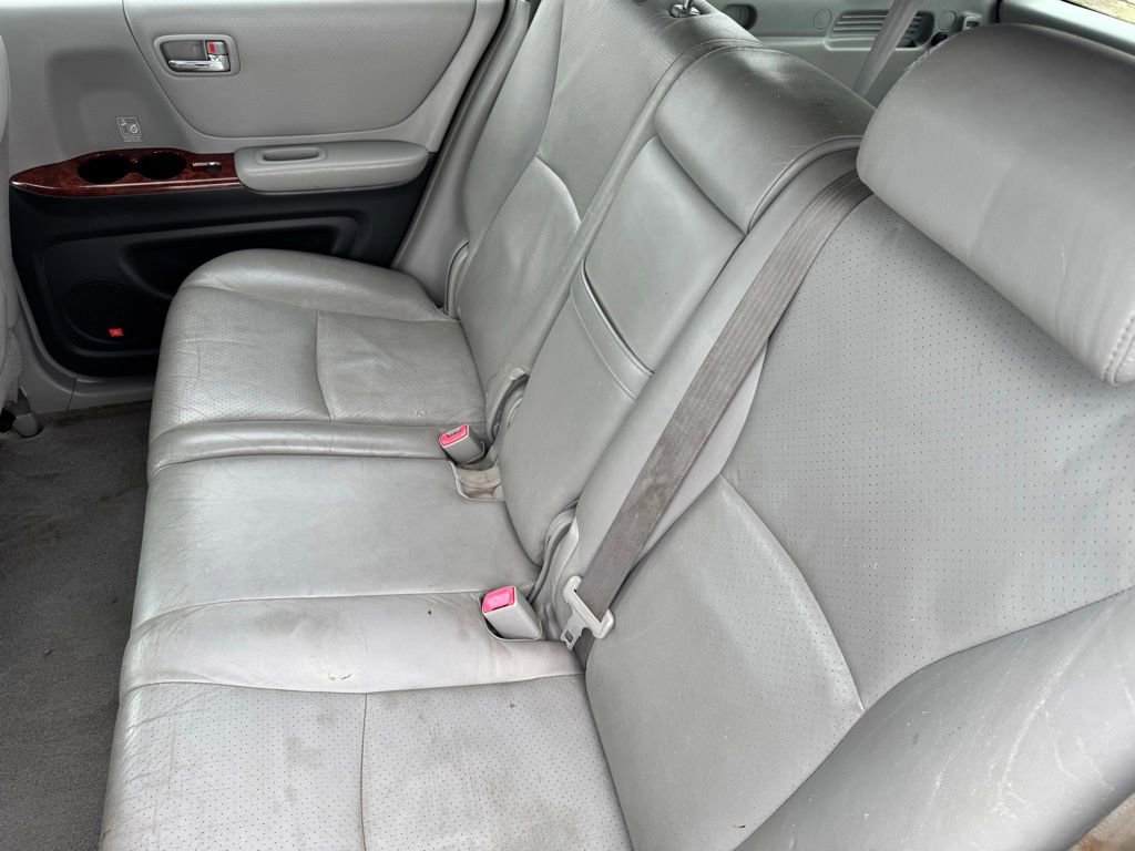 Used 2006 Toyota Highlander 4WD V6 w/ 3rd Row image 8