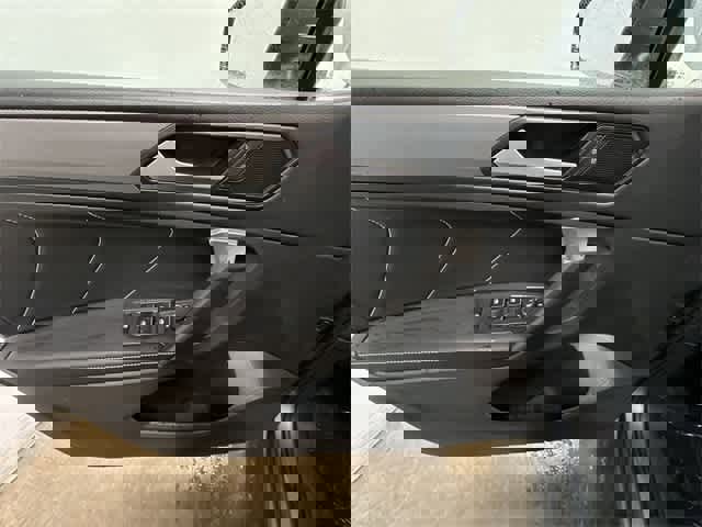 Certified 2022 Volkswagen Tiguan SE w/ Panoramic Sunroof Package image 20