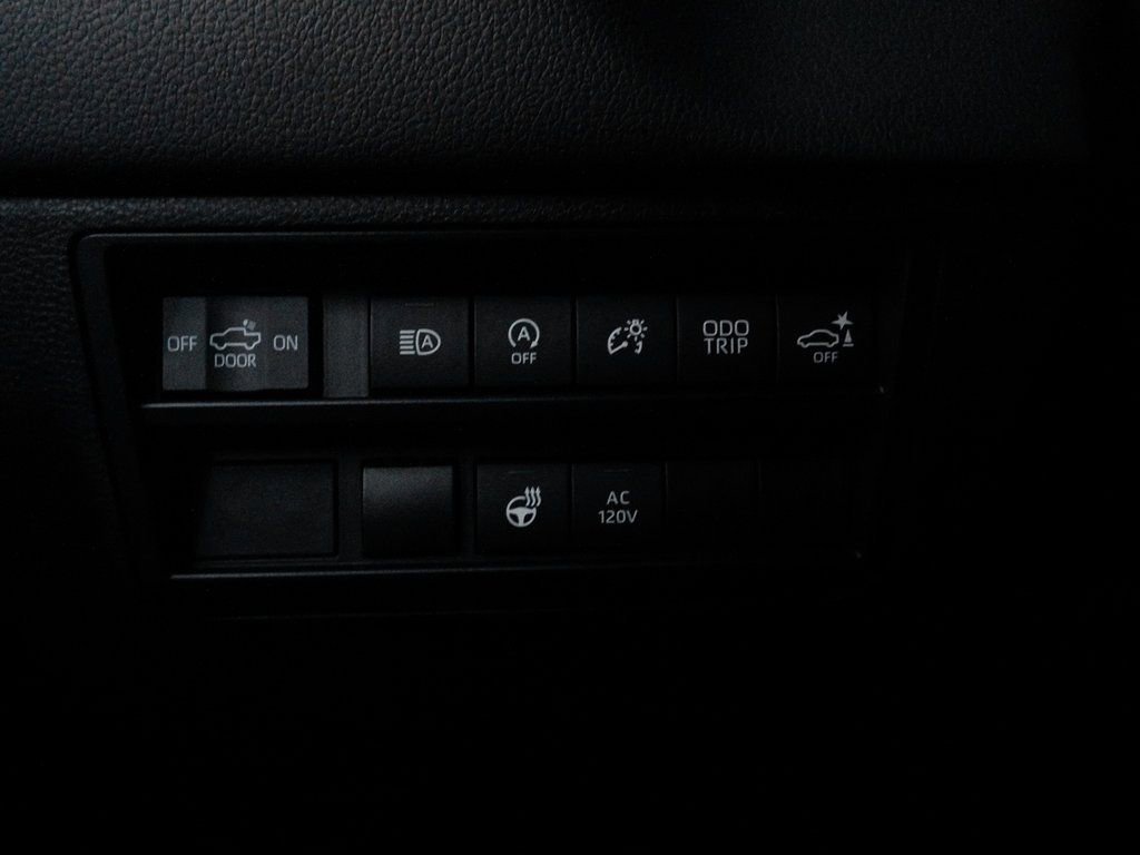 Used 2025 Toyota Tundra Limited image 20