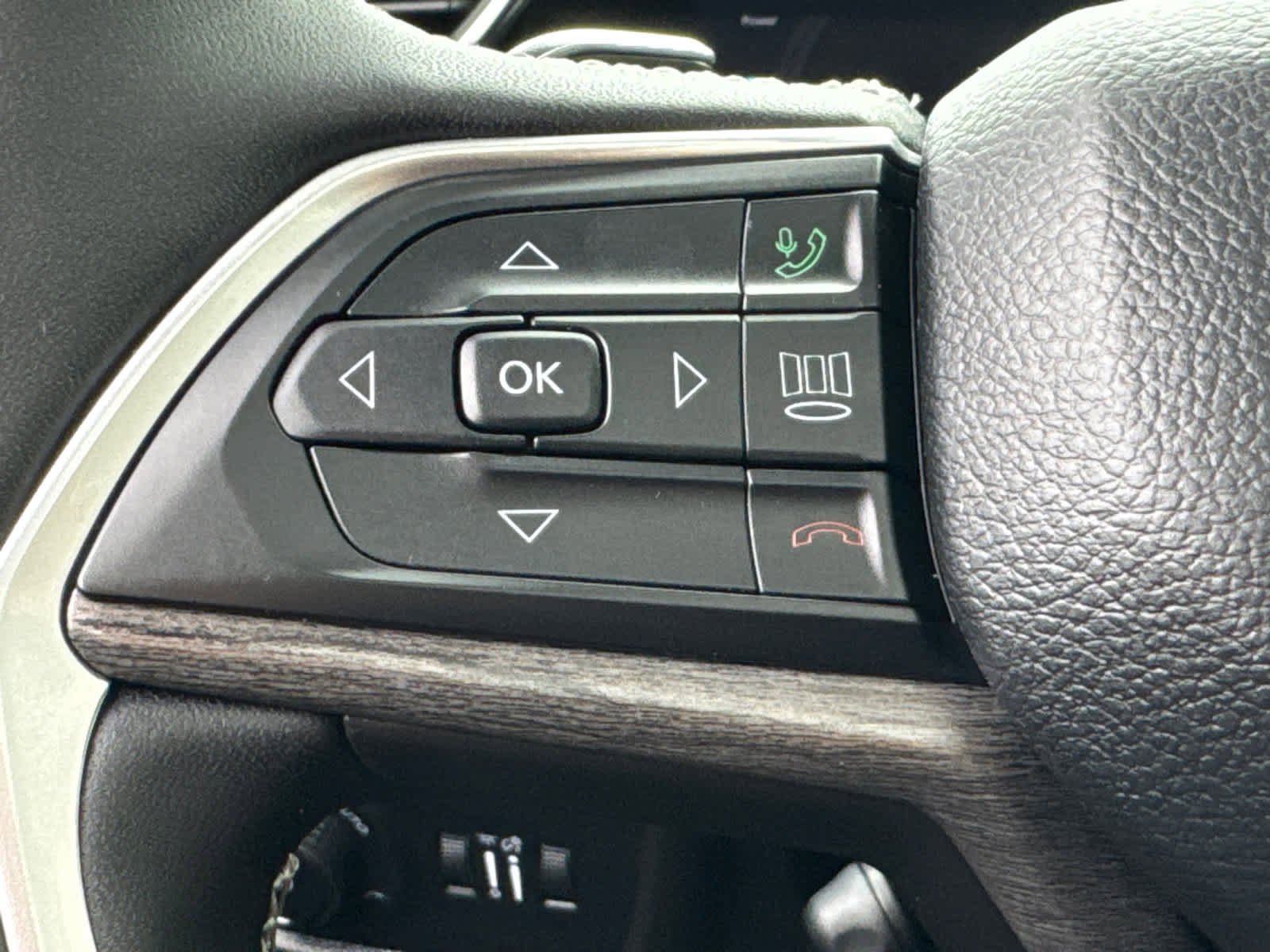 Used 2023 Jeep Grand Cherokee 30th Anniversary image 22