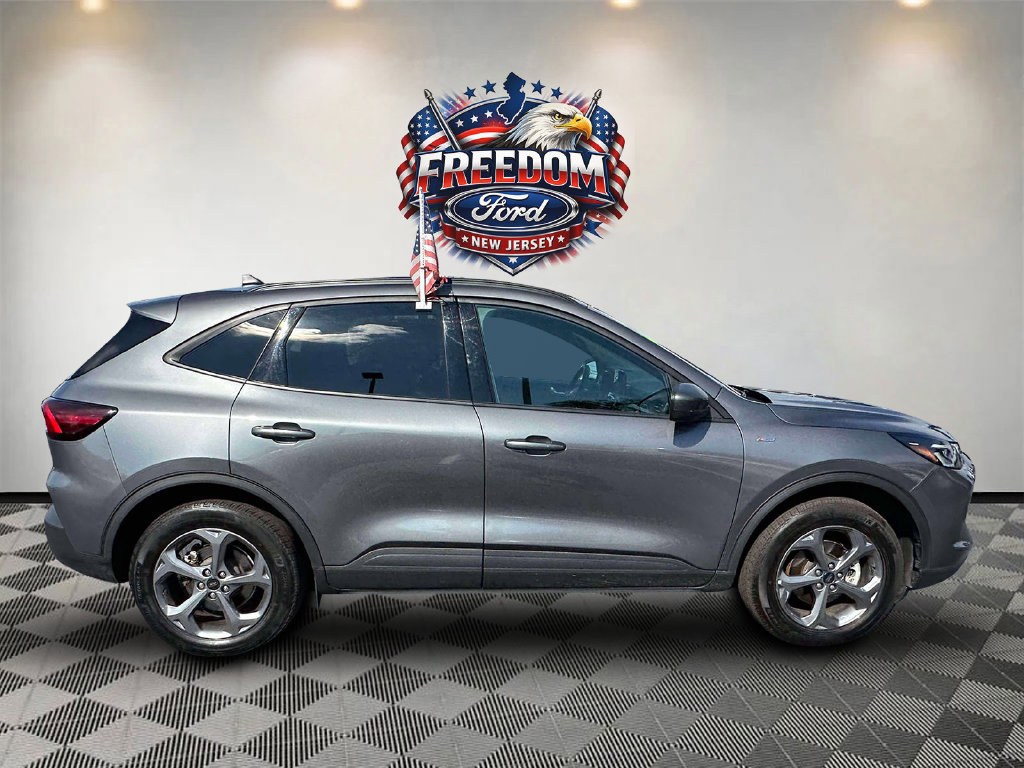 Used 2025 Ford Escape ST-Line Select AWD/4WD image 4