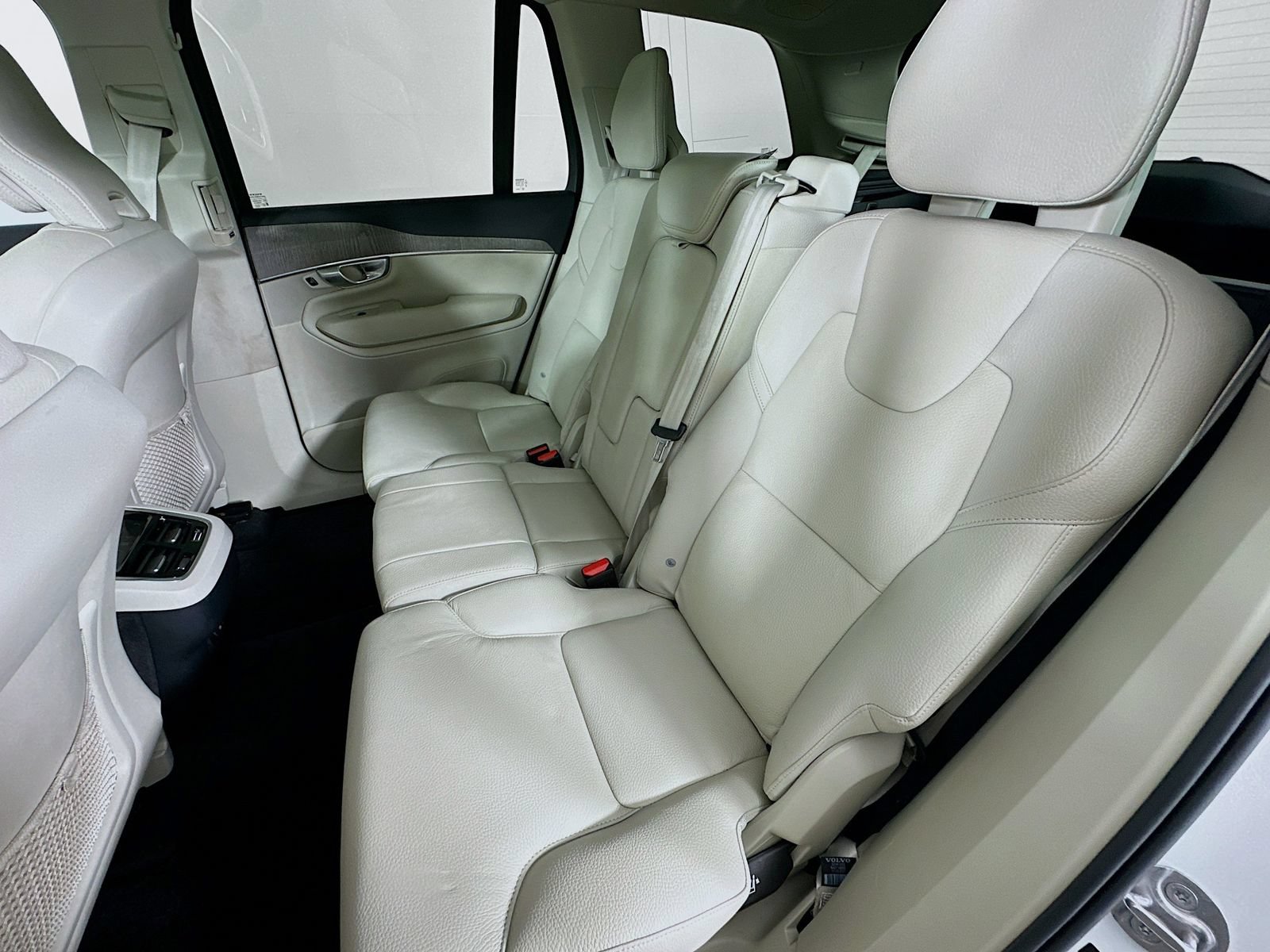 Used 2023 Volvo XC90 B6 Plus w/ Protection Package Premier AWD/4WD image 35