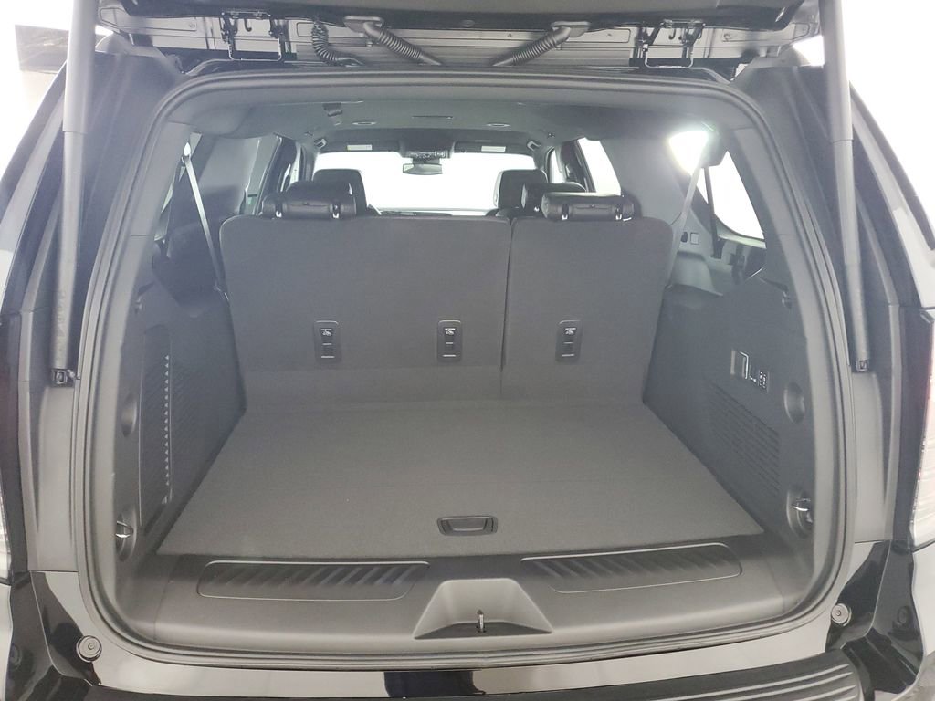 New 2026 Chevrolet Suburban LT w/ Comfort Package image 32
