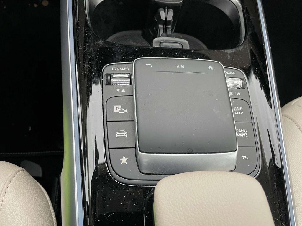Used 2022 Mercedes-Benz GLB 250 image 40
