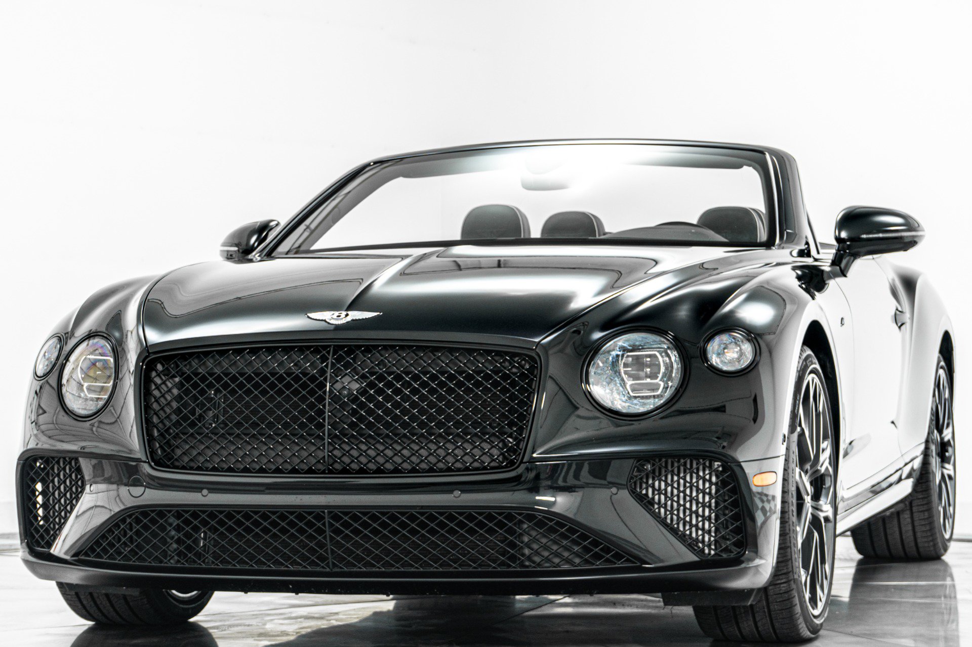 Used 2023 Bentley Continental GT V8 image 5