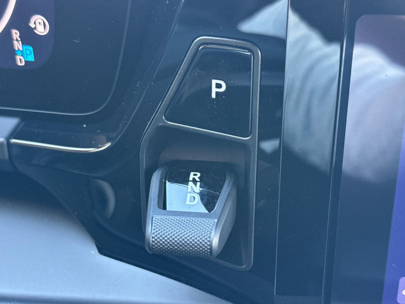 Certified 2025 Porsche Macan 4 Electric AWD/4WD image 26