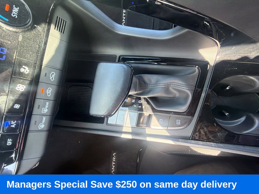 Certified 2025 Hyundai Elantra SEL w/ Cargo Package FWD image 21