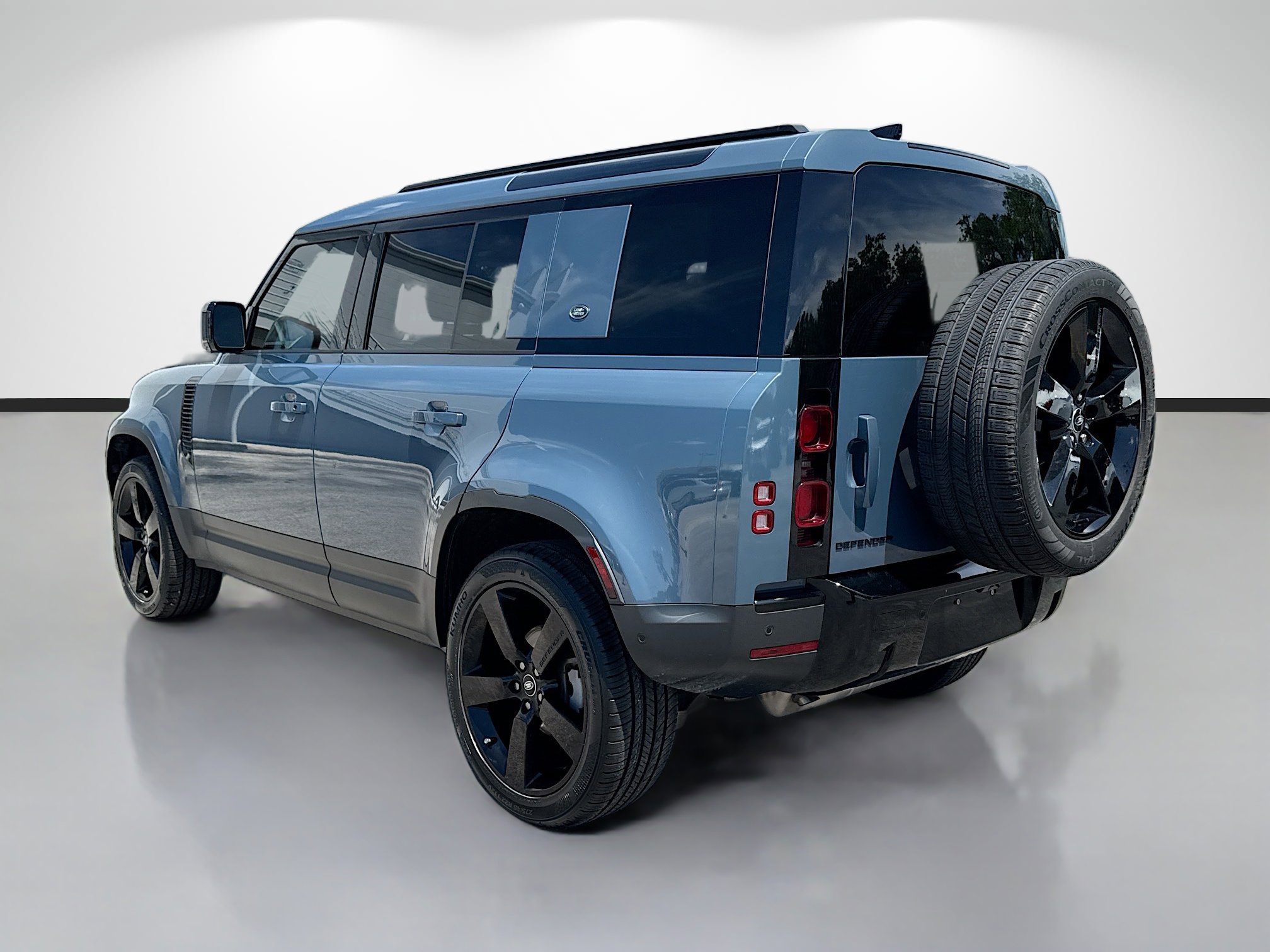 Used 2024 Land Rover Defender 110 S AWD/4WD image 5