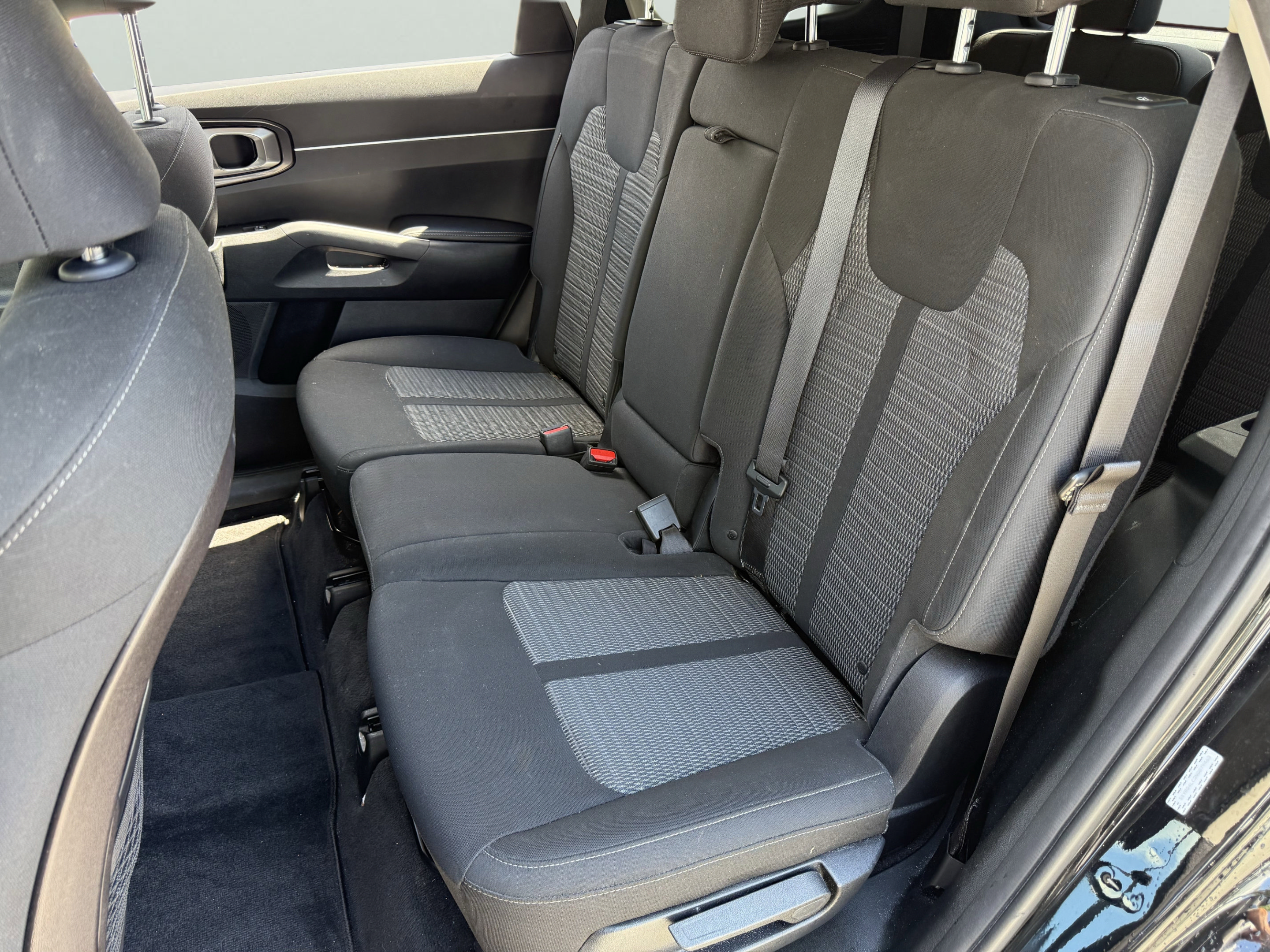 Used 2022 Kia Sorento LX FWD image 15