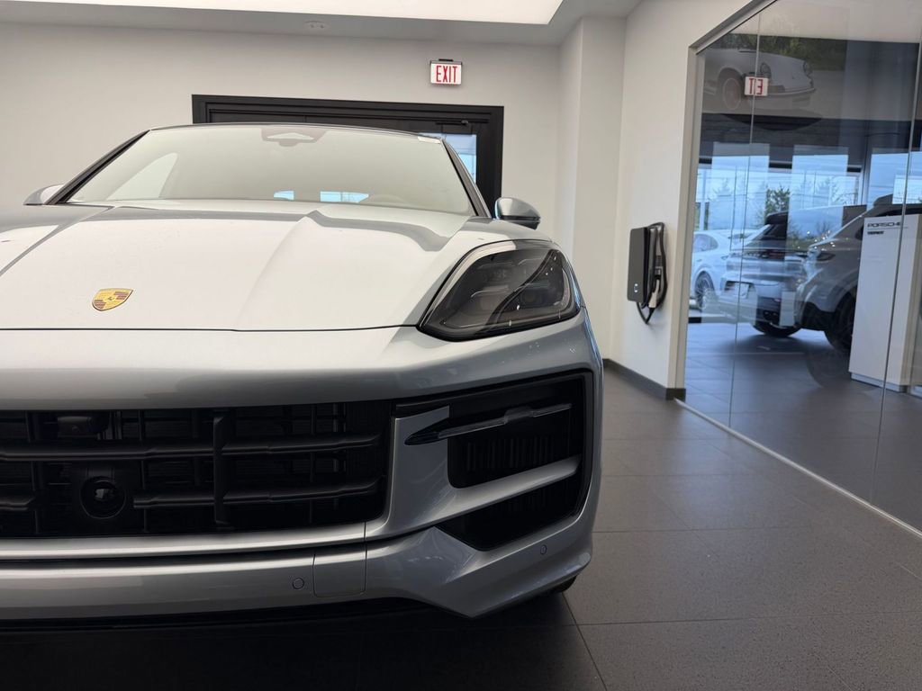 New 2026 Porsche Cayenne Coupe AWD/4WD image 25