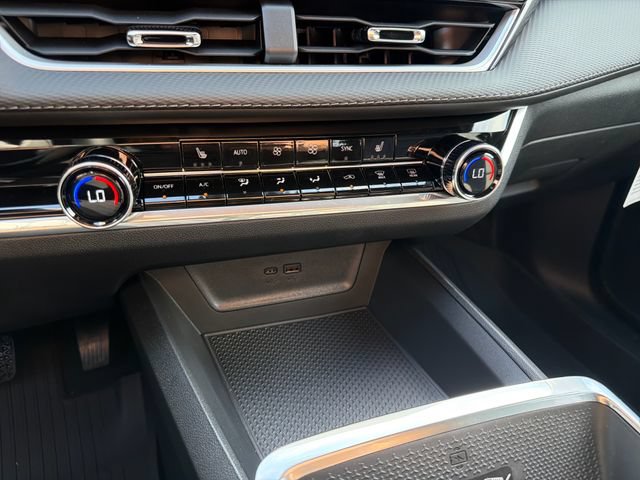 New 2027 Chevrolet Equinox LT w/ Convenience Package II FWD image 26