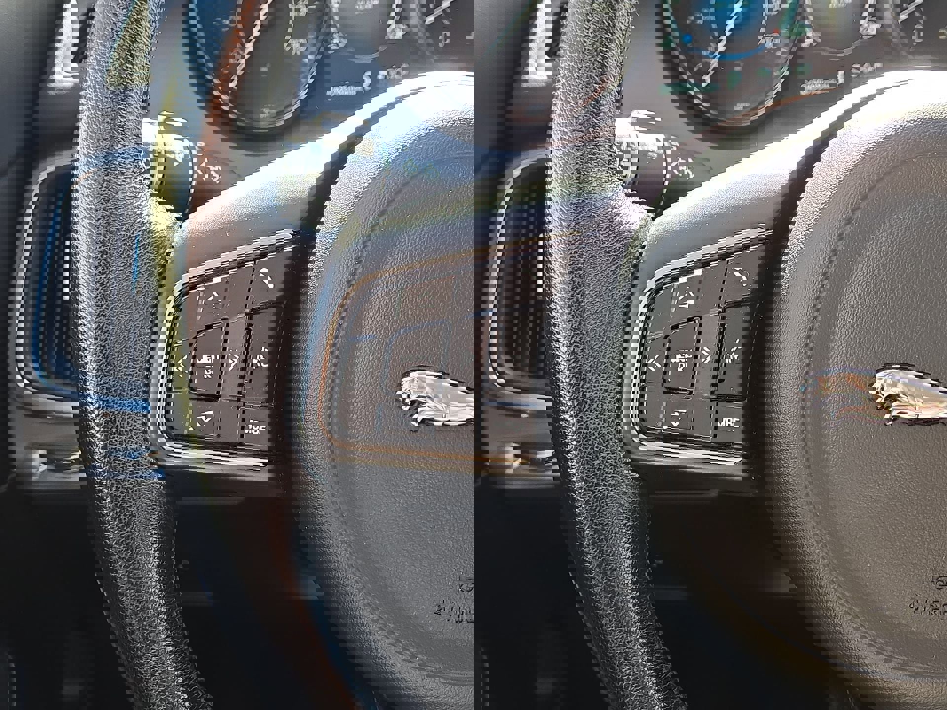 Used 2020 Jaguar E-PACE SE image 21