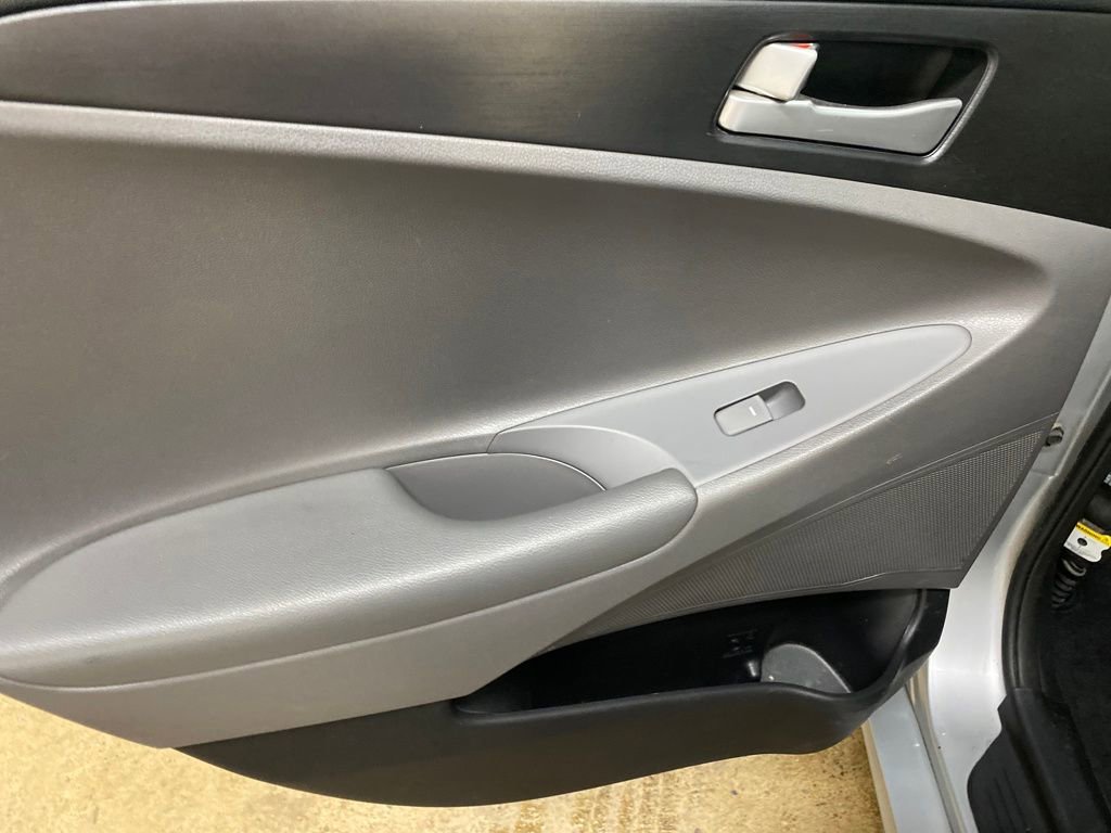 Used 2013 Hyundai Sonata GLS image 14