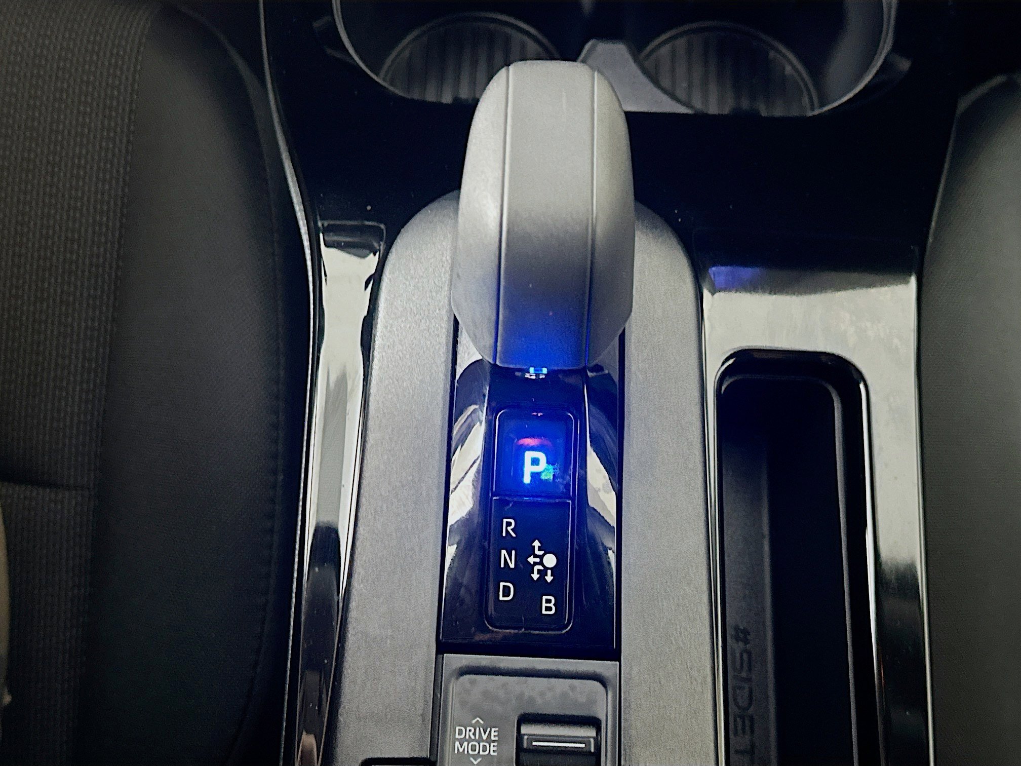 Used 2024 Toyota Prius LE FWD image 24