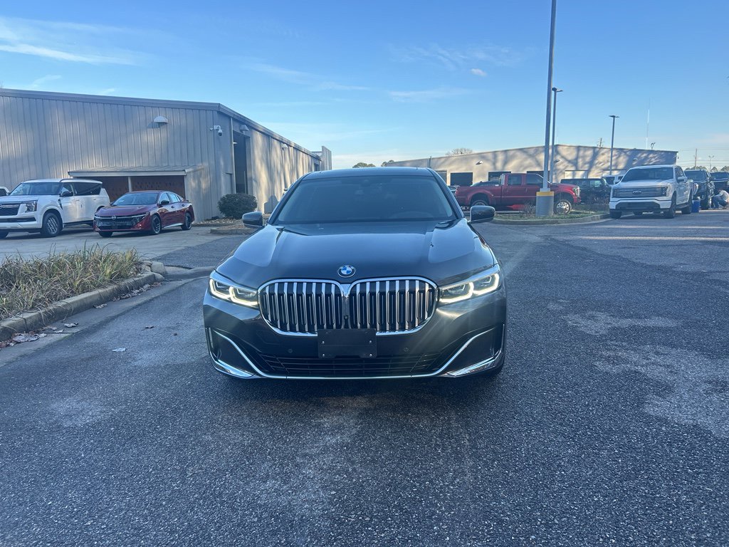 Used 2022 BMW 740i xDrive w/ Premium Package image 8