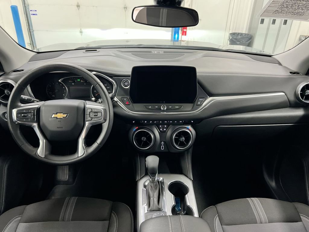 Used 2025 Chevrolet Blazer LT image 10