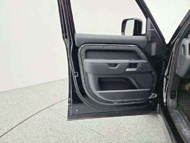 New 2026 Land Rover Defender 110 X-Dynamic SE AWD/4WD image 27