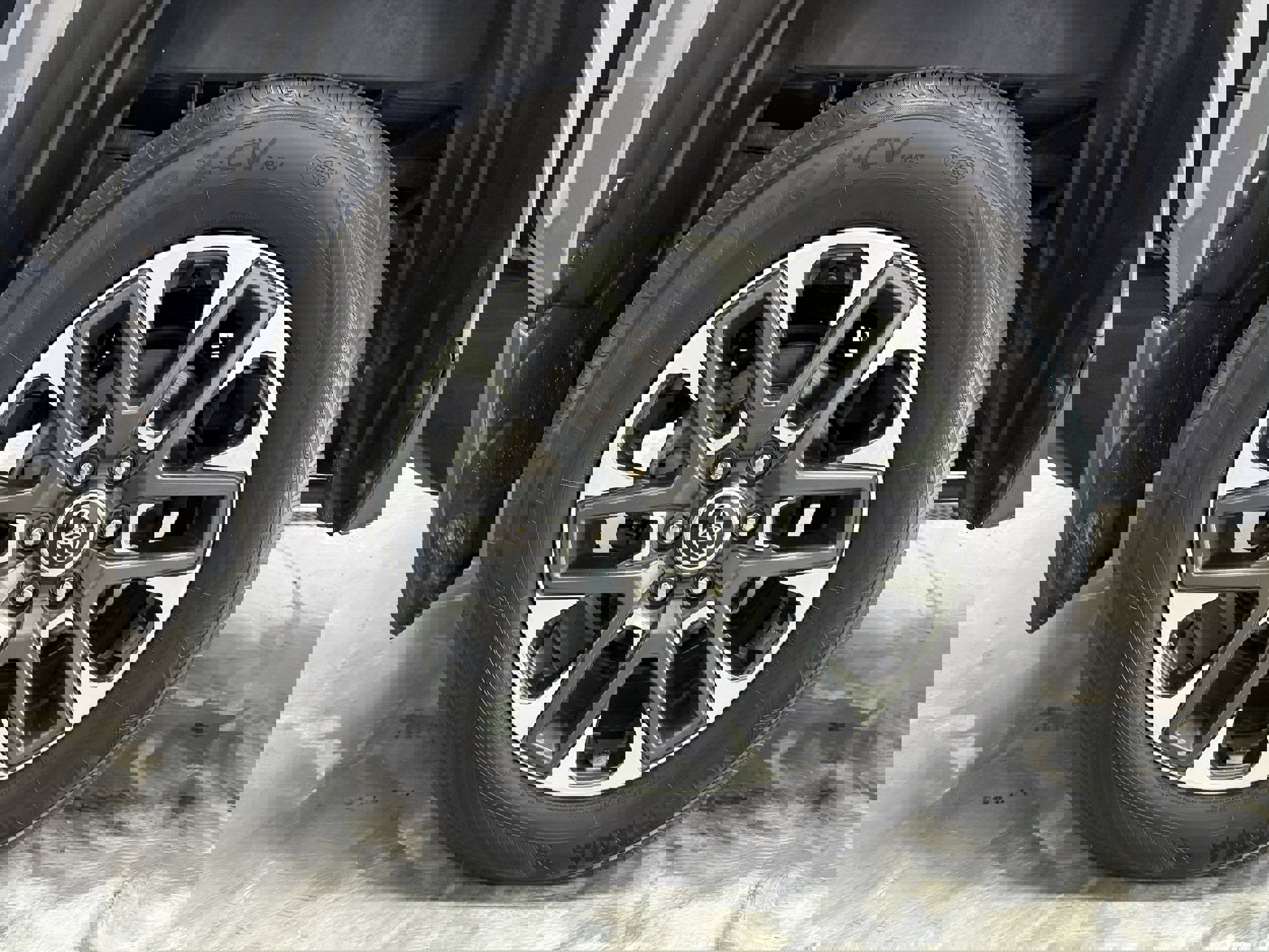 Used 2022 Toyota Tundra Limited image 28