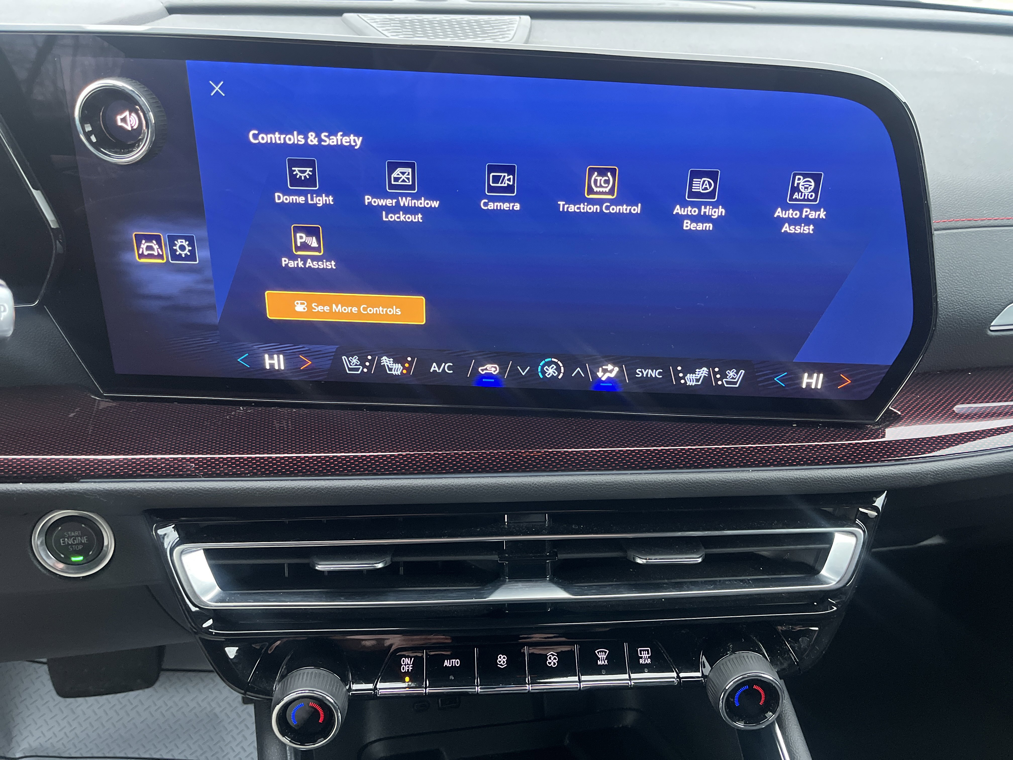 Used 2024 Chevrolet Traverse RS w/ LPO, Floor Liner Package image 30