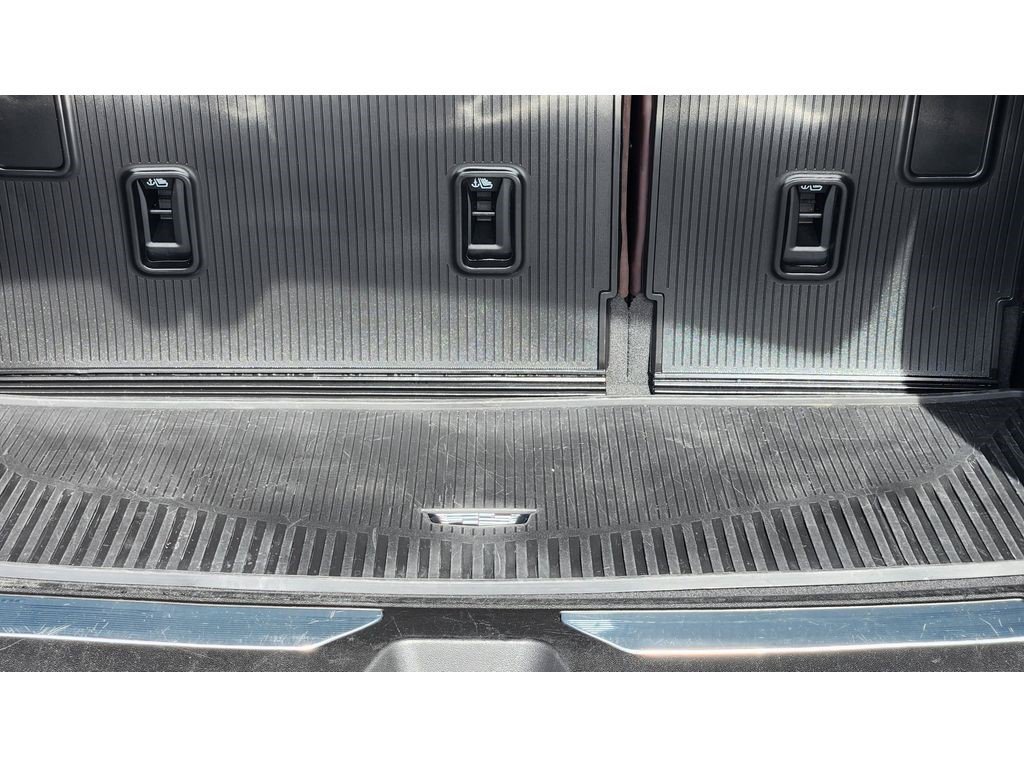 Certified 2023 Cadillac Escalade Premium Luxury Platinum w/ LPO, Radiant Package image 17
