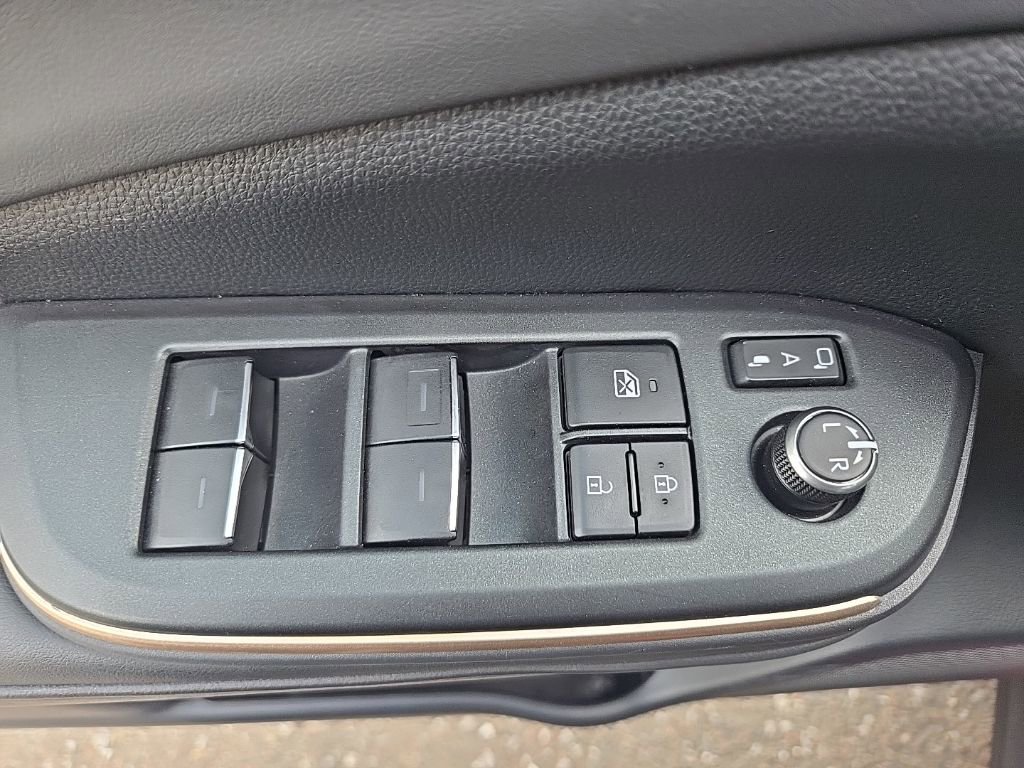 Used 2023 Toyota Crown Platinum image 15