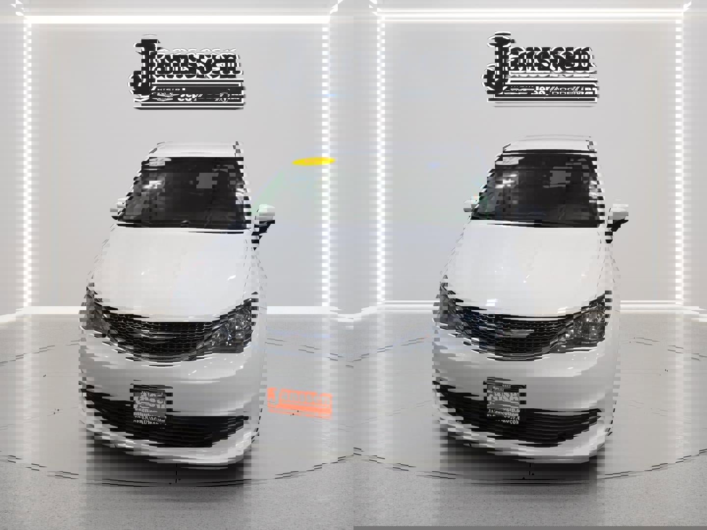 Used 2017 Chrysler Pacifica Touring image 6