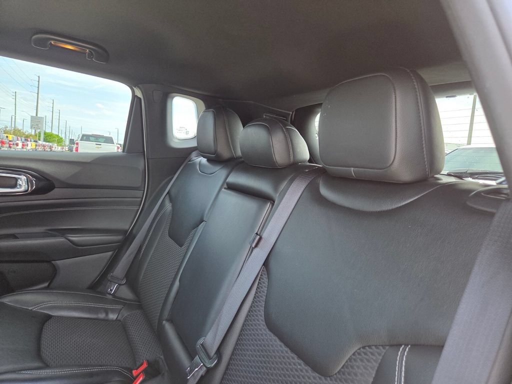 Used 2023 Jeep Compass Latitude w/ Convenience Group AWD/4WD image 22