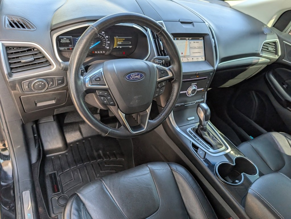 Used 2017 Ford Edge Titanium w/ Technology Package image 5