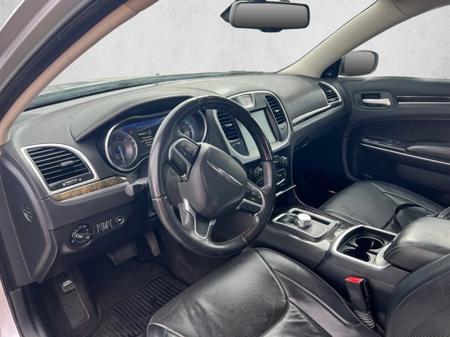 Used 2016 Chrysler 300 C RWD image 10