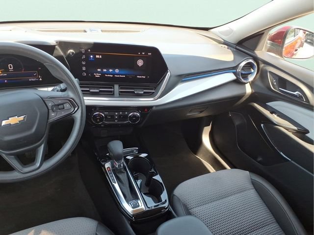 Used 2025 Chevrolet Trax LT FWD image 19