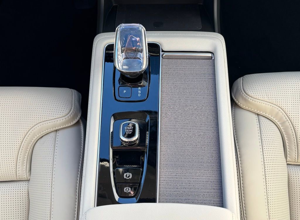 New 2026 Volvo XC90 B6 Ultra w/ Protection Package image 12