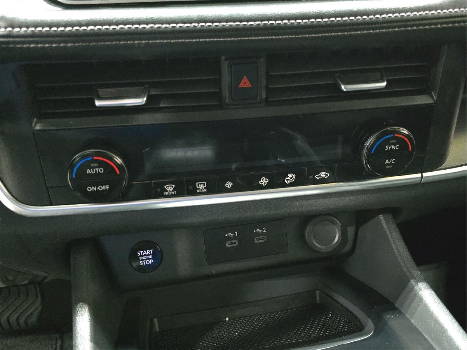 Used 2025 Nissan Rogue SV FWD image 15